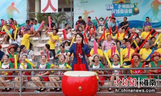 ;金杞奖评委会阵容由影视界知名、专业人士构成，其中，黑子、王姬等作为评委会委员代表发言，在确保;金杞奖专业性与权威性的同时，更加凸显了本届互联网电影节;金杞奖的水准和高度